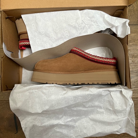 UGG Tazz Suede And Sheepskin Slippers, Chestnut, Size 8- NWT - Picture 7 of 13